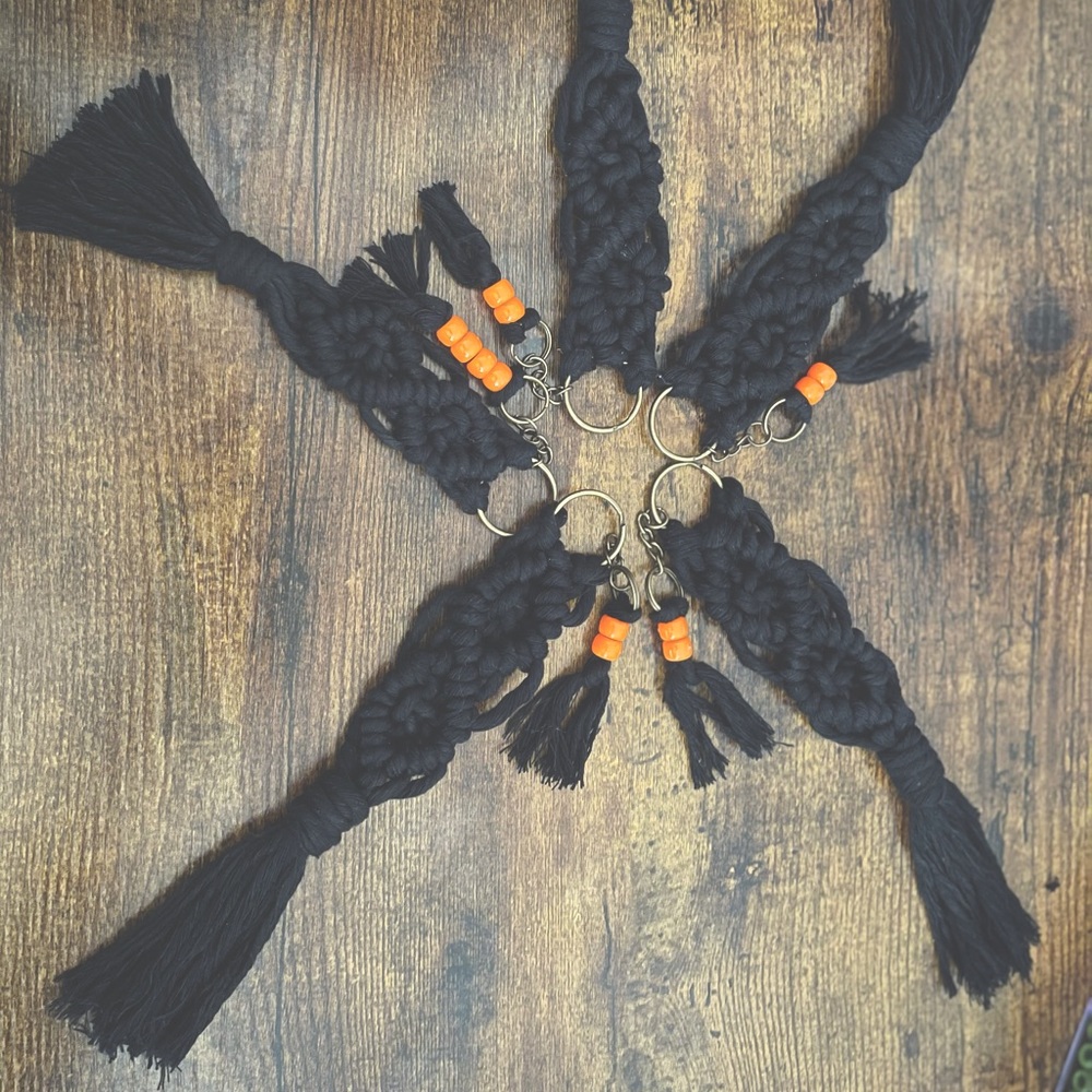 Macramé keychain